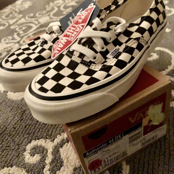 Vans - Picture 1 of 1